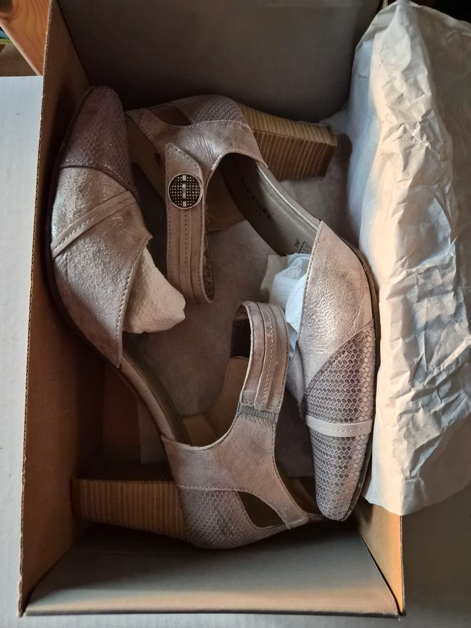 Chaussures argentées à talons Geo Reino pointure 39